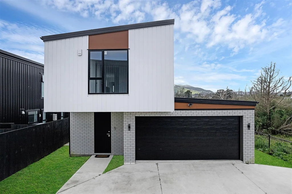 Pokeno 4房  only 1 LEFT 4 BDRMS $799.000
