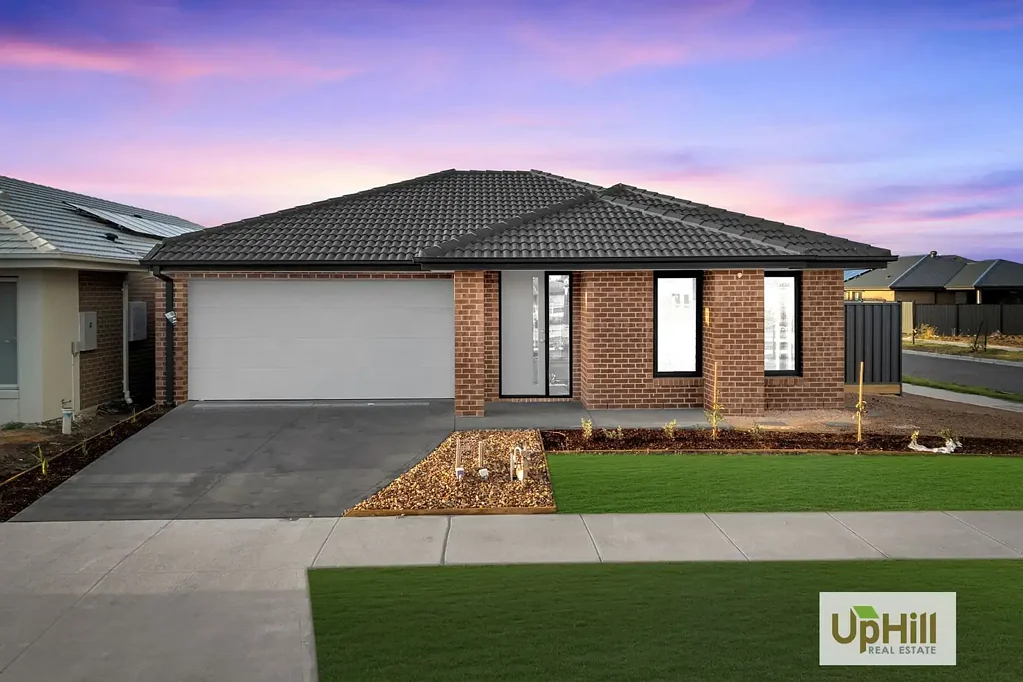 Clyde 4 Slaapkamer 4 Bed and 3 Living Areas on 530m2 in Clyde Evergreen