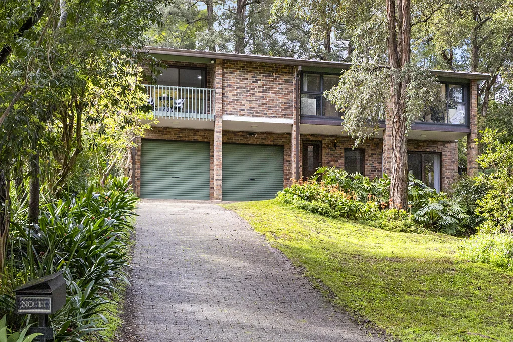 Thornleigh 4Moenga Double brick quality with concrete slabs and a modern edge, peacefully positioned walking distance to schools and rail
