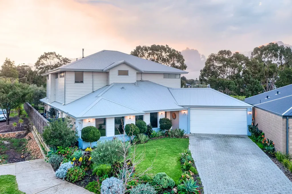Dunsborough 7ਬੈੱਡਰੂਮ Exceptional Dual-Living Home on Dunsborough Lakes Golf Course