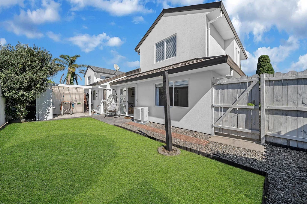 Manurewa 3房 卖家诚心出售！宽敞舒居＋便利地段，一步到位！ Affordable, Standalone and Renovated Family Home!!