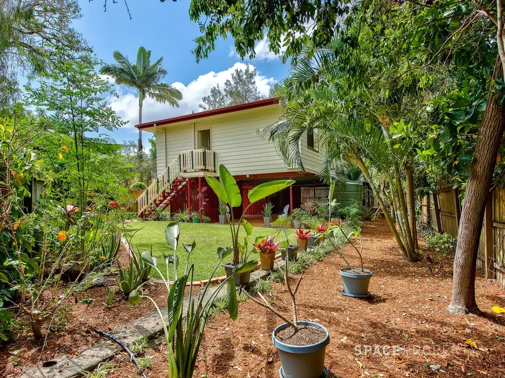 Red Hill 4 Bedroom Tranquil Family Home Close to Olympic Games Precinct