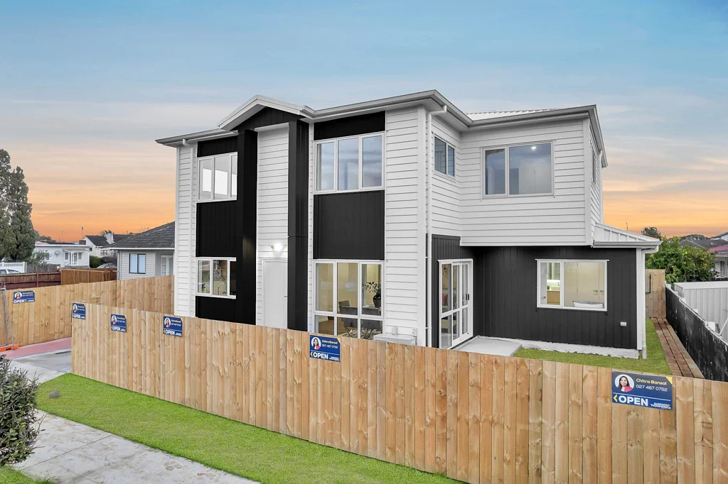 Mangere 5 Bedroom Five Bedrooms, Two Living Areas – Space for Ev...