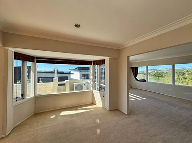 Rangi zone - Spacious Family Home in Prime Coa...