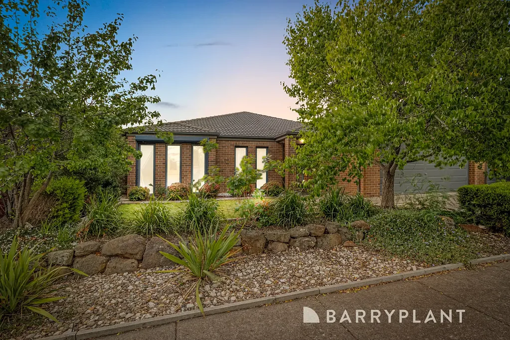 27 Amaryllis Parade, Tarneit, VIC 3029
