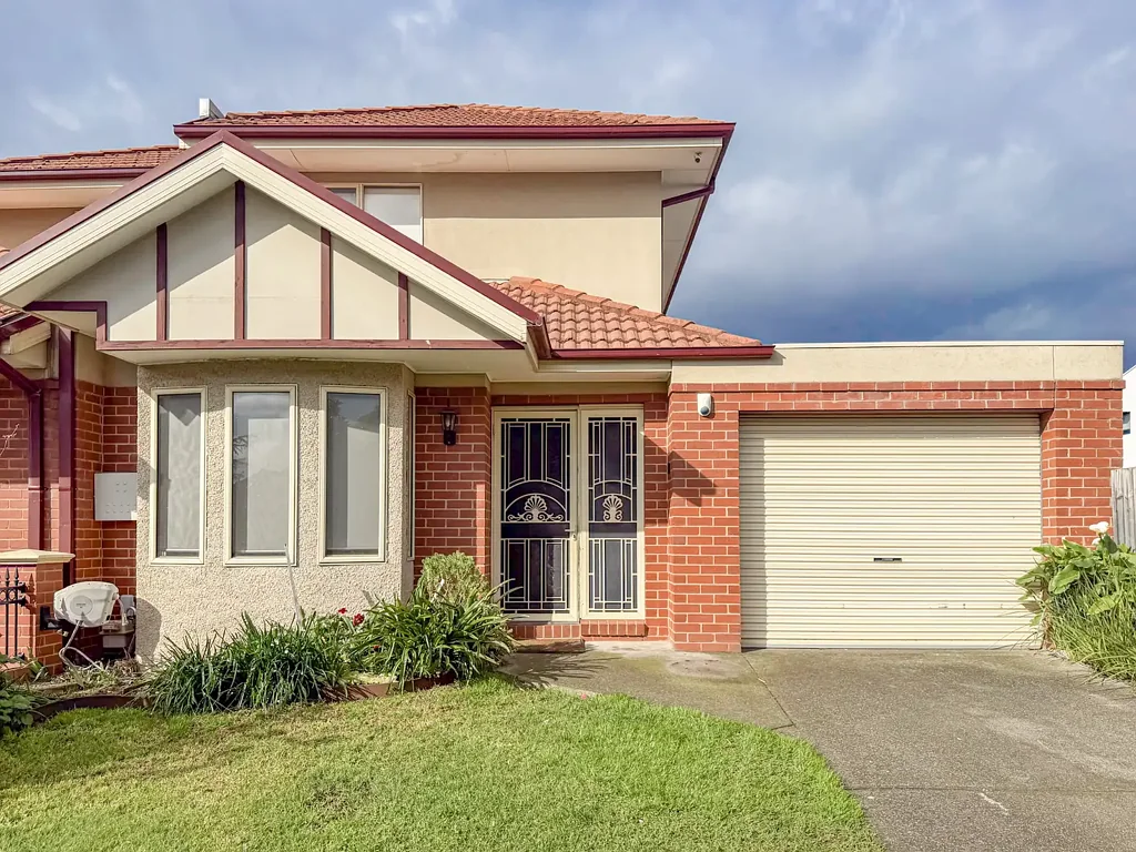 Stylish Living in a Superb Street-Front Setting!