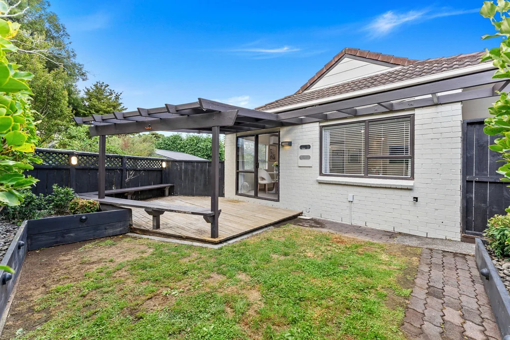 2/1B Eugenia Rise, Totara Heights, Manukau City, Auckland
