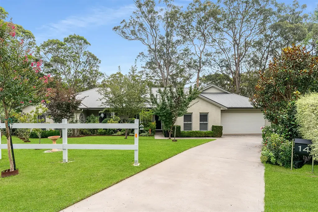 Mittagong 4房  Refined Living Meets Bushland Tranquillity