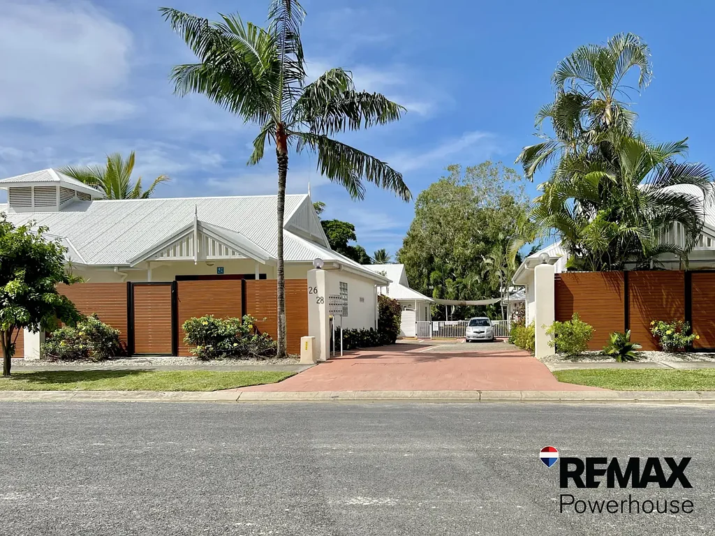 Palm Cove 1Moenga Stylish Palm Cove Investment or Tropical Retreat - Boutique Complex Just Moments from the Beach