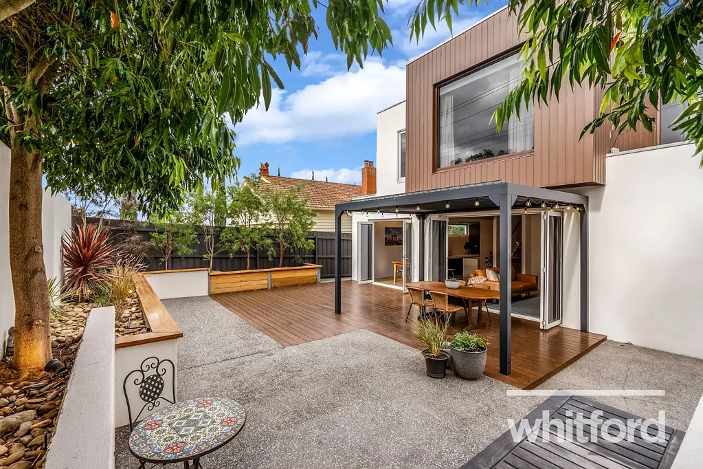 Manifold Heights 3 Slaapkamer Contemporary luxury and effortless living in a prime setting