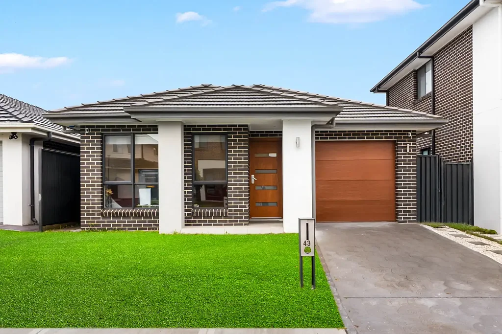 Marsden Park 4 Bedroom WALK TO SCHOOL & SHOPS
