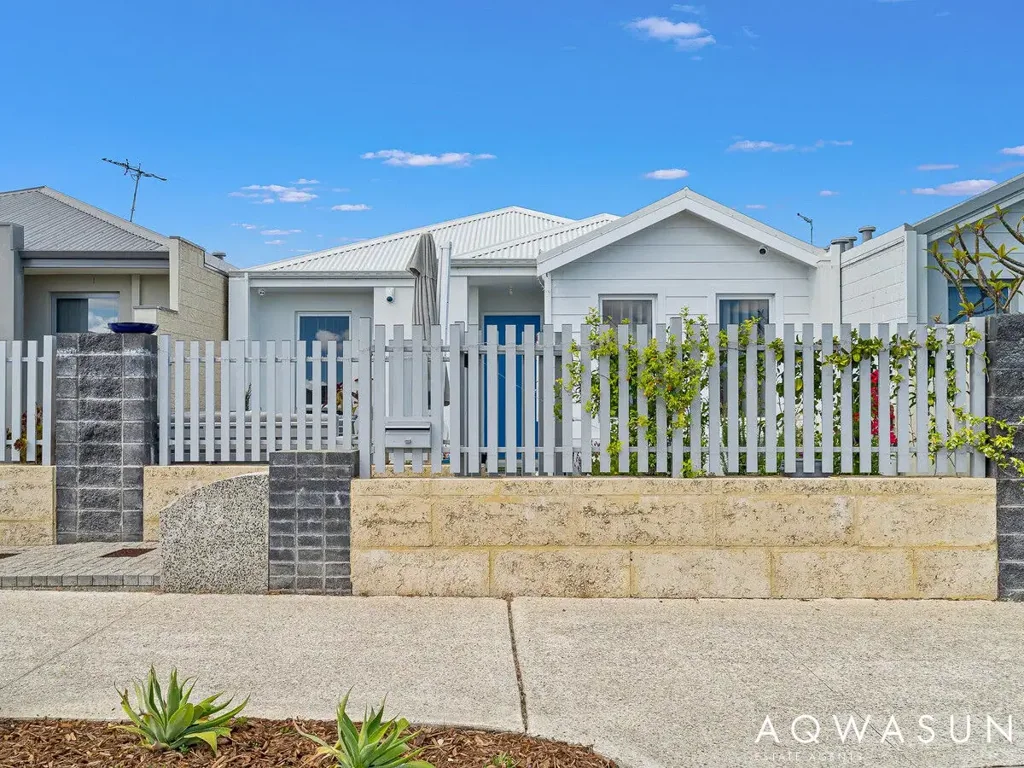 Golden Bay 3房  Greek Coastal Charm