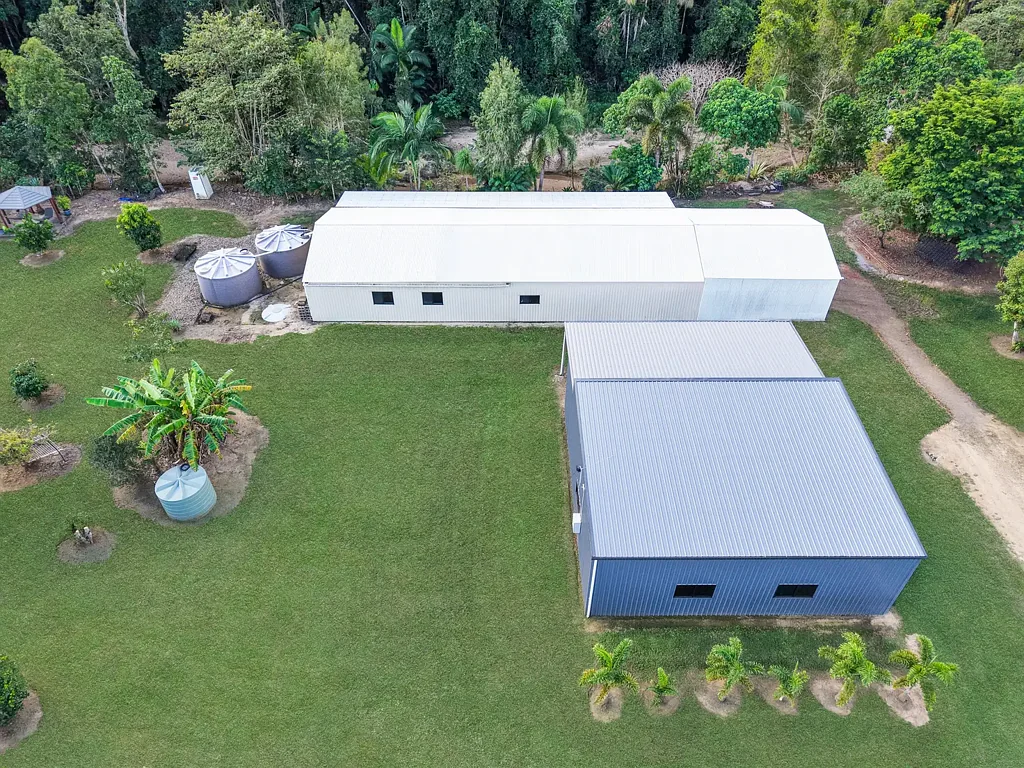 Pinnacle 3房  Rare Lifestyle Property – 2.33HA with Creek, Orchard & Off-Grid Living