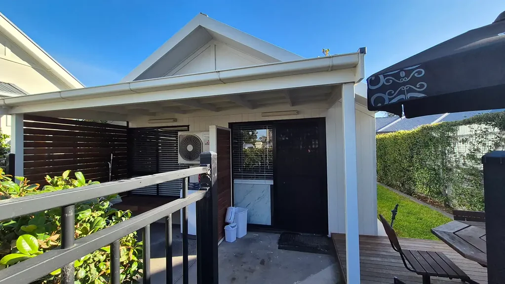 2 Bedroom House - Furnished