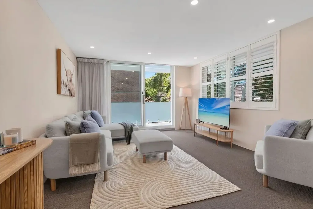 Stroll to the Beach, 2 Bedroom Unit near Dee Why Beach