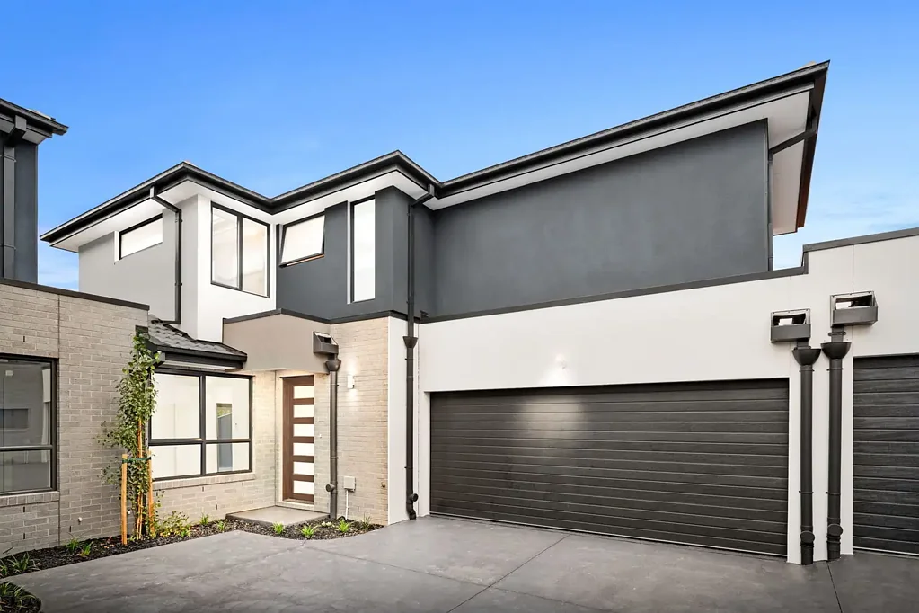 Brand New Luxury Townhouse in Clayton South