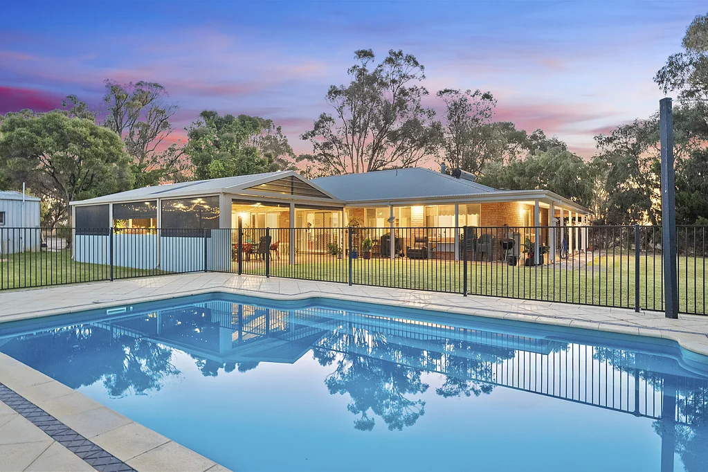 938 Eighty Road, Baldivis, WA 6171