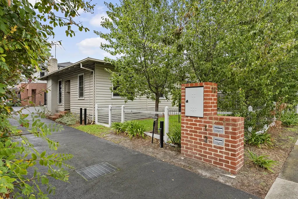 Renovated Gem In Ideal Location