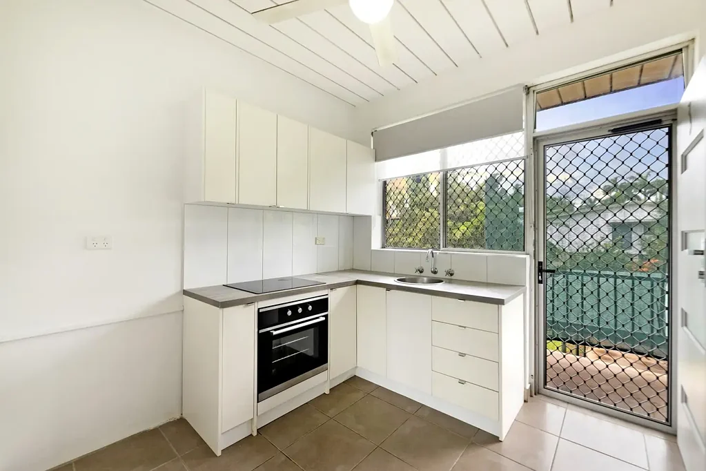 Nightcliff 2Kwarto TOP FLOOR INVESTMENT IN COASTAL SUBURB!