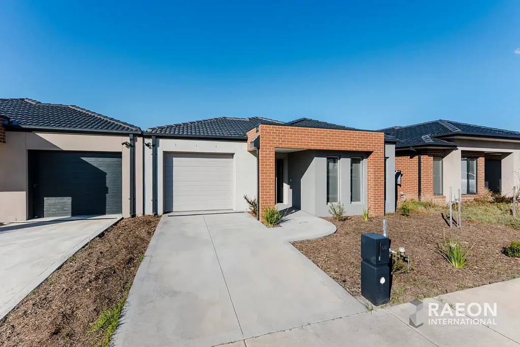 Modern Living in Serene Surroundings: 3-Bedroom Rental House in Darley, Australia