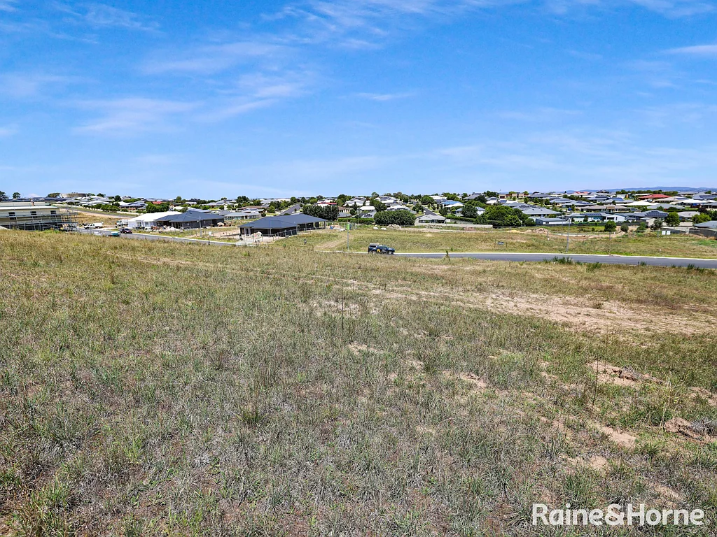 Kelso  SPACIOUS 1,654SQM BLOCK