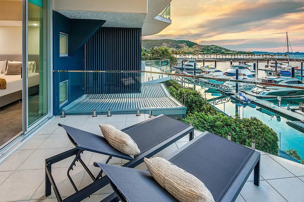 Whitsundays 4房  Location, Style and Pure Luxury Living - Pavillions 8.