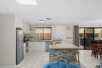 厨房 - 11 Minorca Court, Parafield Gardens, SA 5107
