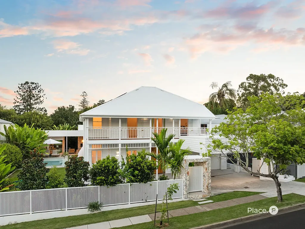 18 Ellesmere Street, Yeronga, QLD 4104