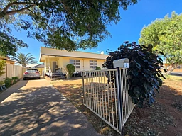 2 Morrell Court East, Carnarvon