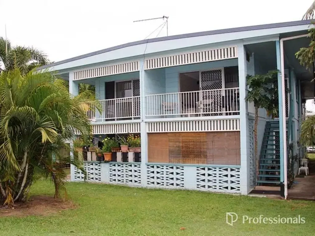 IN THE HEART OF EDGE HILL - LARGE 2 BEDROOM UPSTAIRS UNIT WITH BALCONY