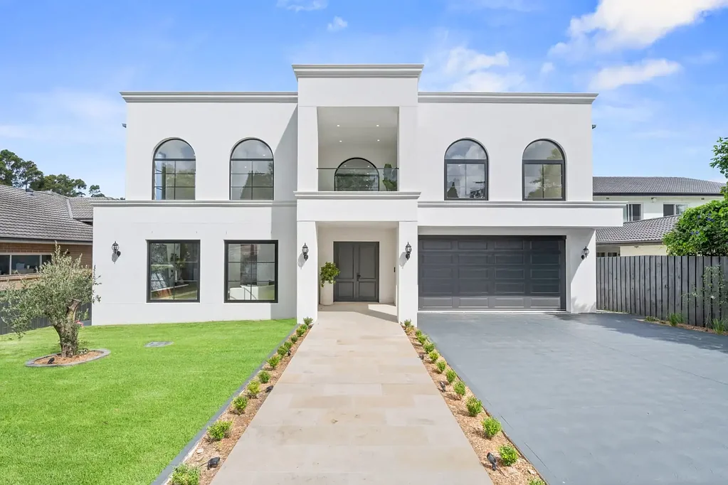 East Lindfield 5部屋 Breathtaking New Residence on level block - Total of approx 439sqm of Luxury Living -  Stroll to shops, school and buses