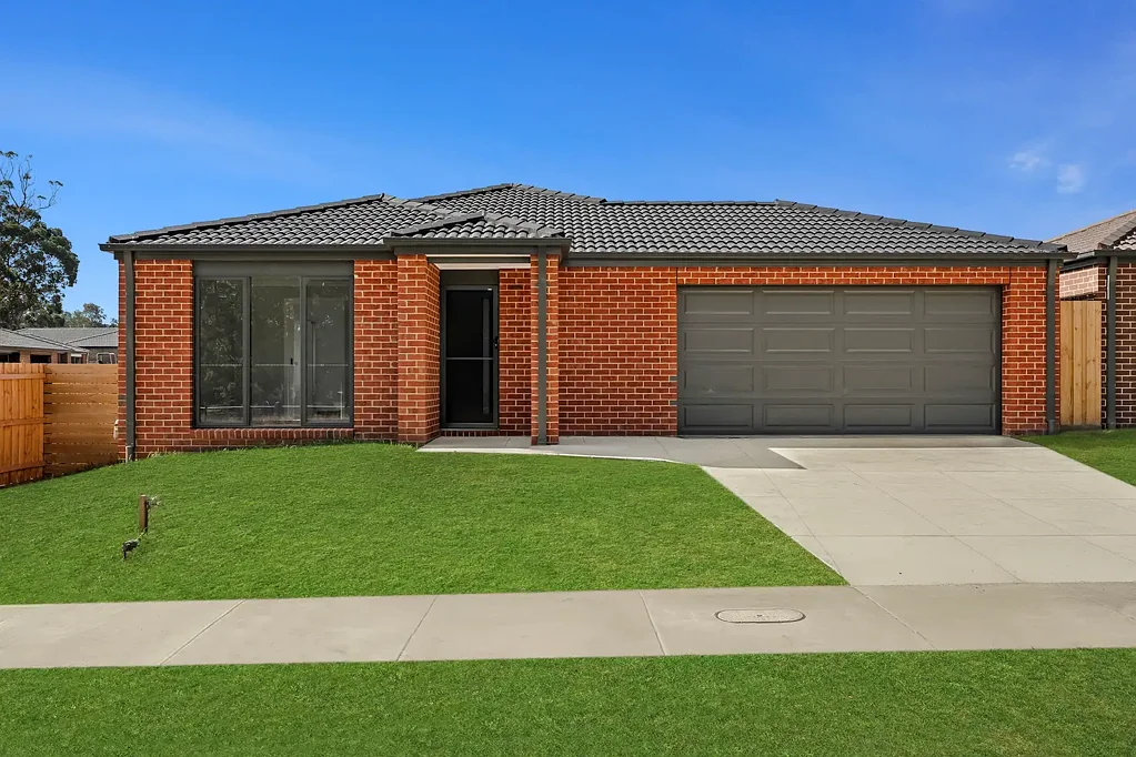 Brand New Ready To Move In!