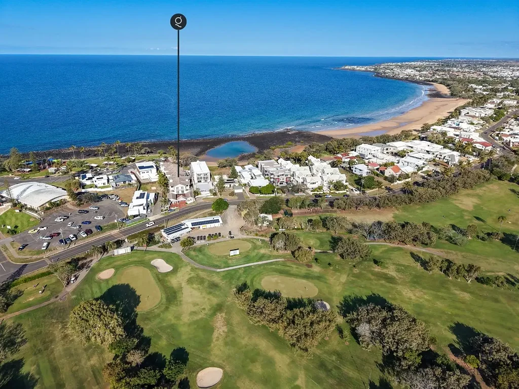 Bargara 2房  Absolute Oceanfront Living in Bargara