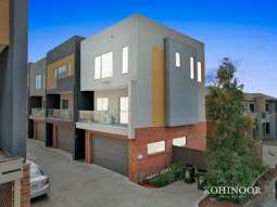 5/6 Little Windrock Lane, Craigieburn