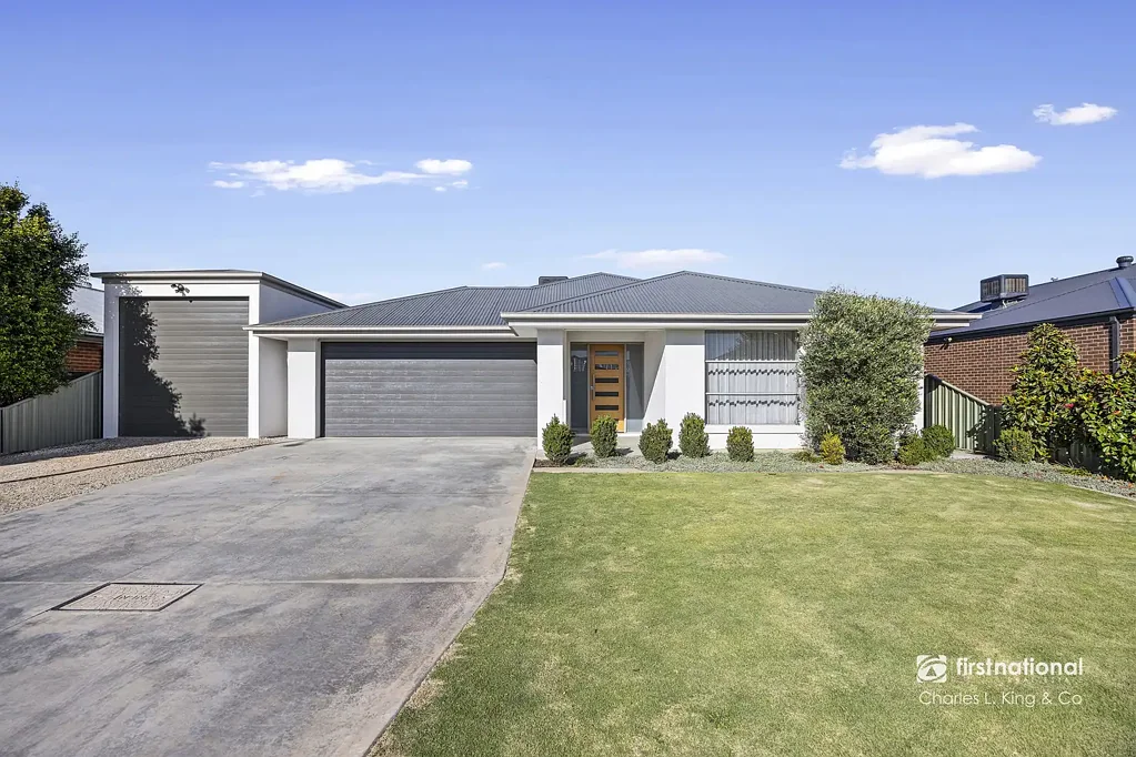 Modern Family Living in Sought-After Barber's Paddock