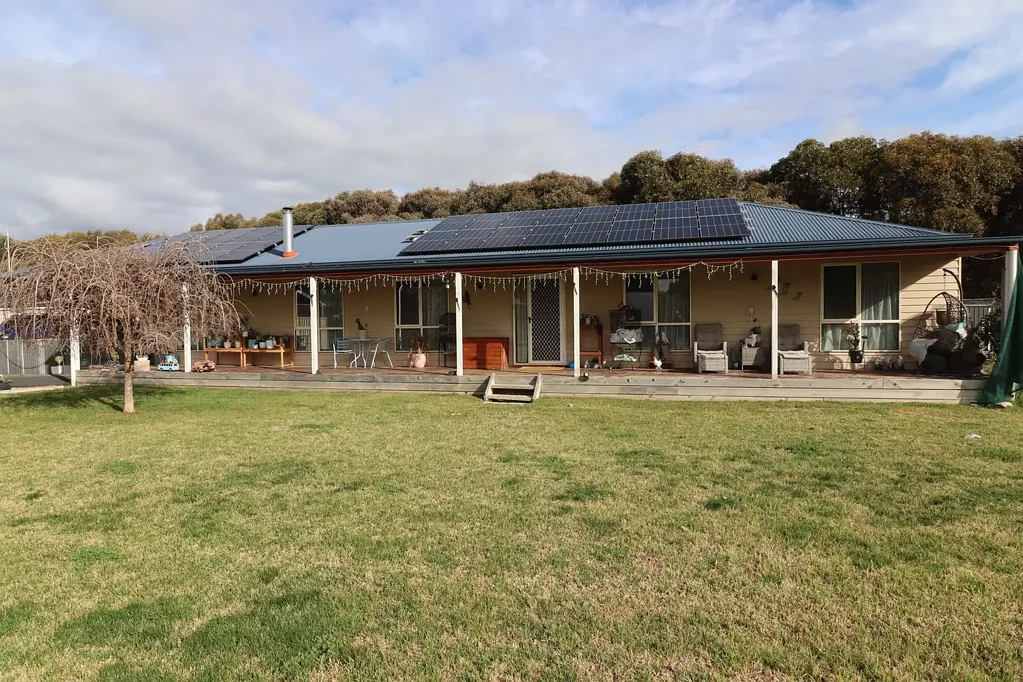 Cohuna 4ਬੈੱਡਰੂਮ 4 Bedroom Family Home on 1 Acre with Modern Amenities and Expansive Outdoor Features