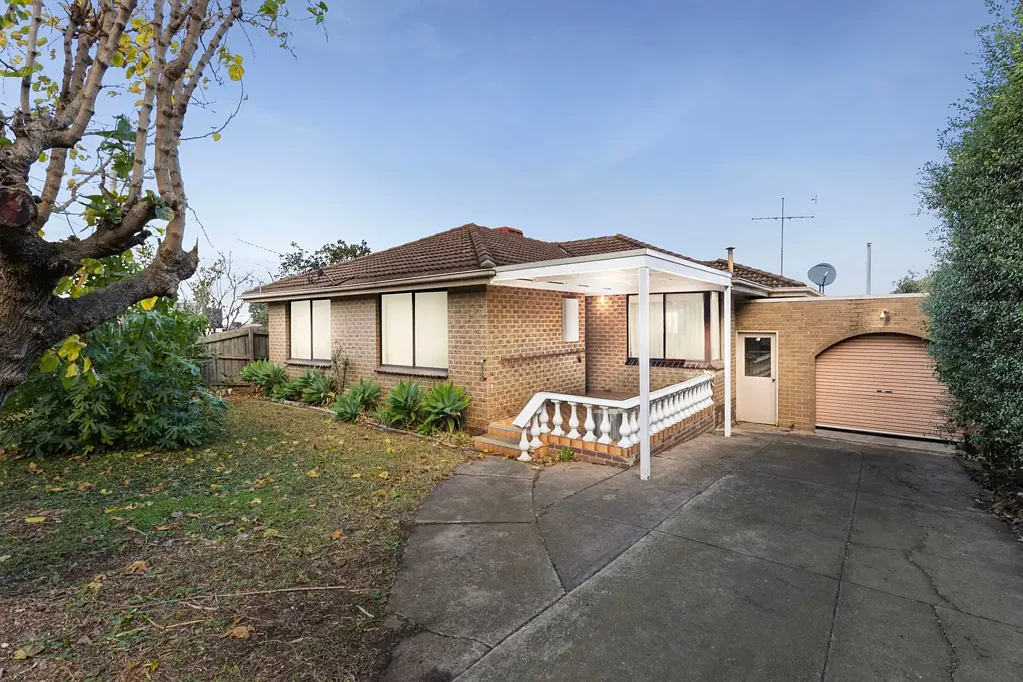 Niddrie 4chambre True family classic in a fantastic Niddrie setting