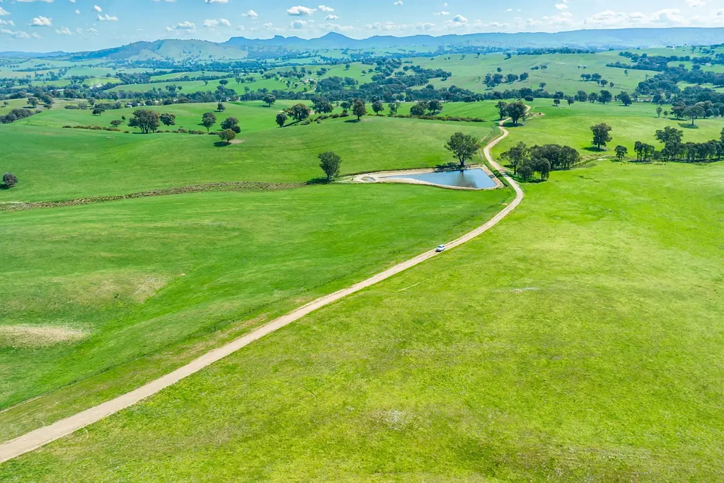 Mullengandra WELL IMPROVED GRAZING PROPERTY IN A PRIME LOCATION | 1430*Acres/ 578.7*Ha.