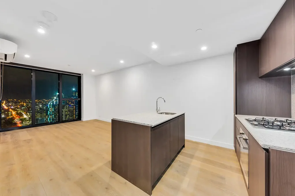 ONE BEDROOM APARTMENT IN THE HEART OF IT ALL