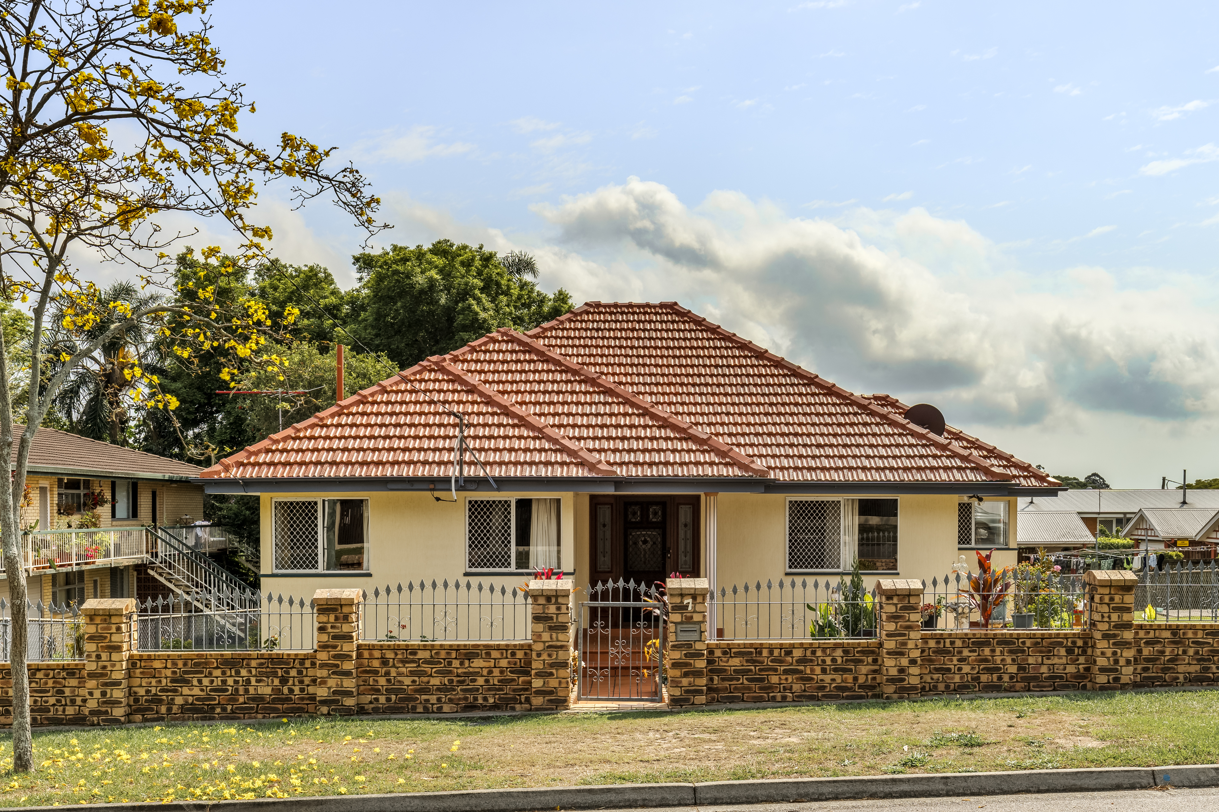 LOW-MEDIUM DENSITY RESIDENTIAL (2 OR 3 STOREY MIX)