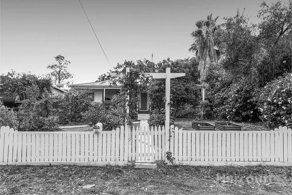 Greenfields 3Zimmer Under Offer by HARCOURTS Mandurah - Dani Rogliano
