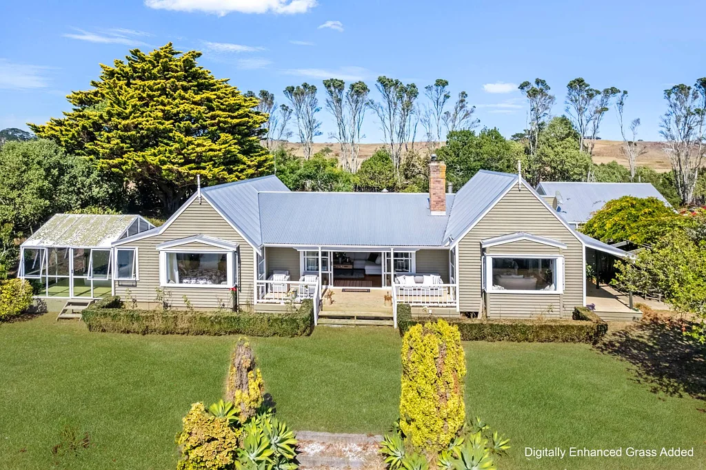 Te Kopuru 8房  Three Homes on One Gorgeous Site!