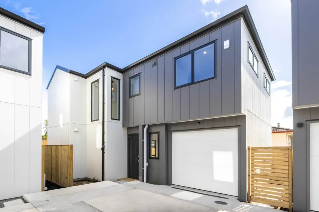 Bucklands Beach 4房 性价比现代靓宅，全新打造，步行至商圈名校，终极便利生活！​ Affordable Modern Gem in Bucklands Beach