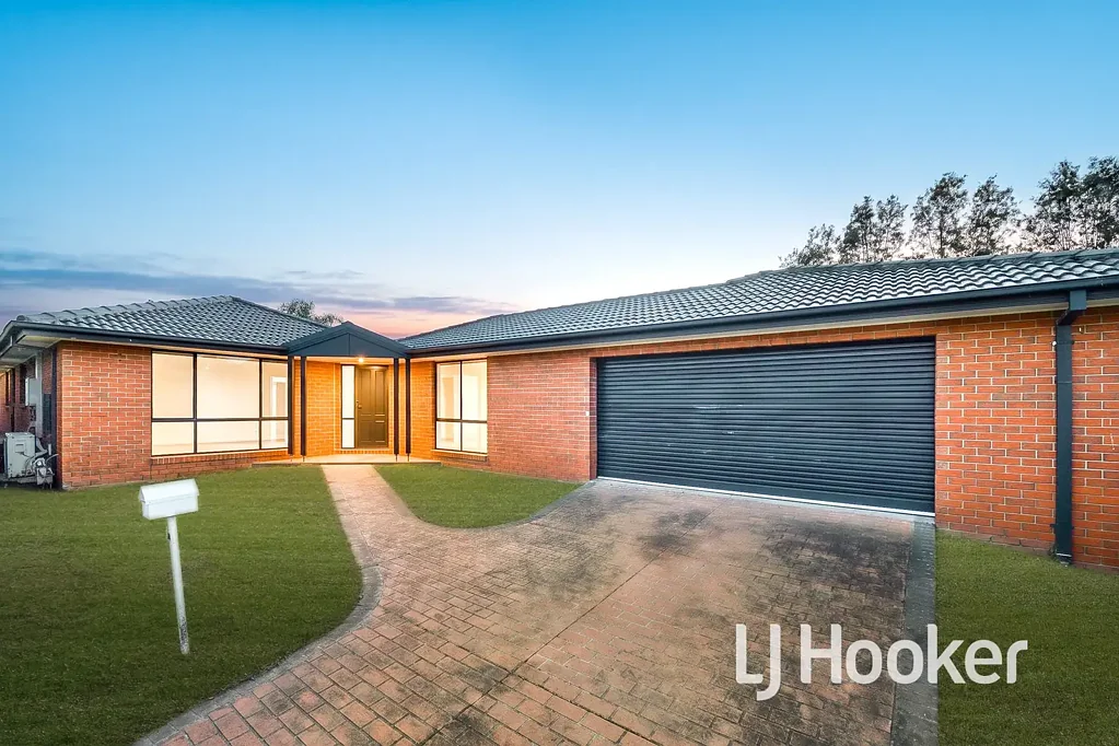 Narre Warren South 4房 Narre Warren中心地 610平地块 精心翻新 Stunning新厨 四卧主套宽敞 宽敞后院家庭乐园 Beautifully Renovated Family Home on a Generous 610m� Block!
