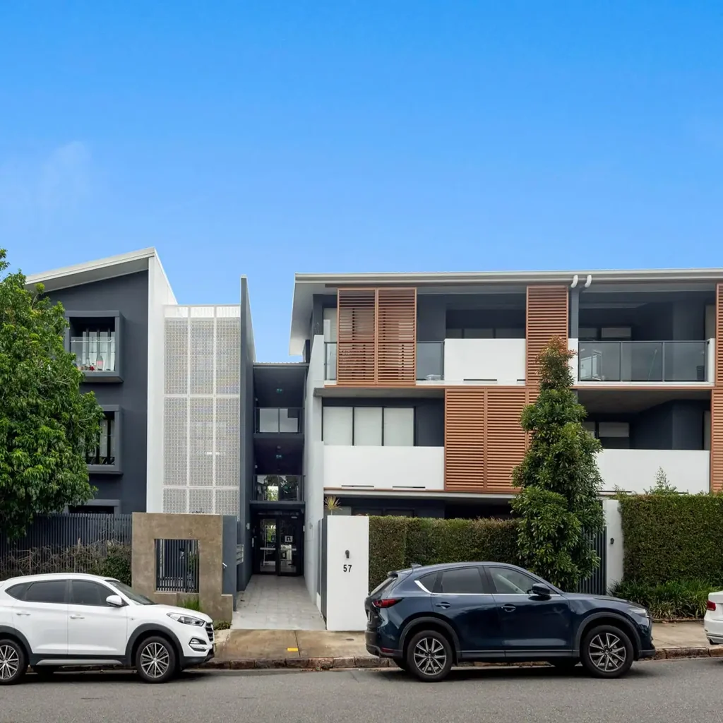 Modern New Farm Living – Stylish Apartment in an Unbeatable Location