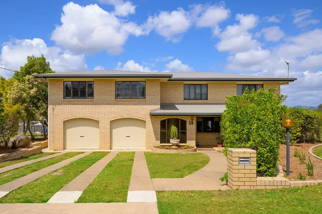 Southside 4Kwarto Double Brick Beauty on Sorensen