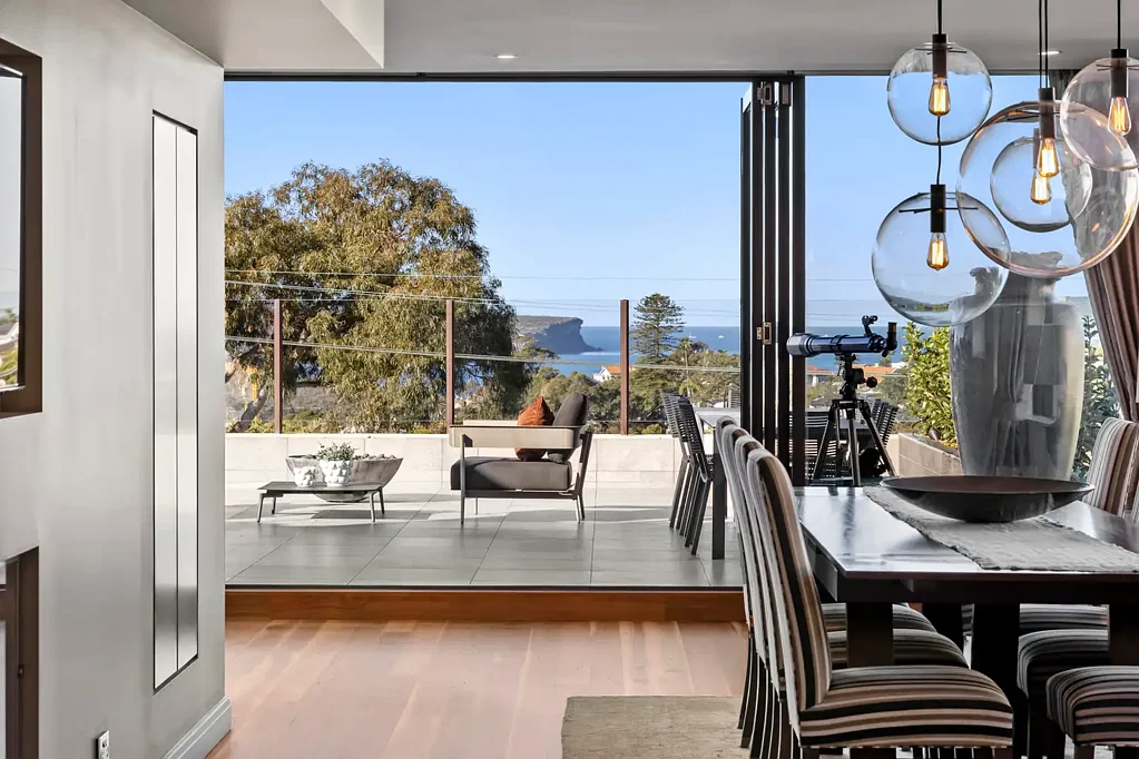 Mosman 3 Bedroom Grand-scale Luxury with Harbour Vistas in Exclusive Mosman Enclave