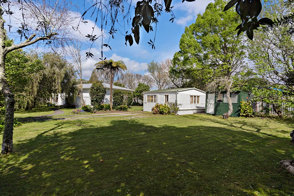20 Pinedale Place, Henderson, Waitakere City, Auckland