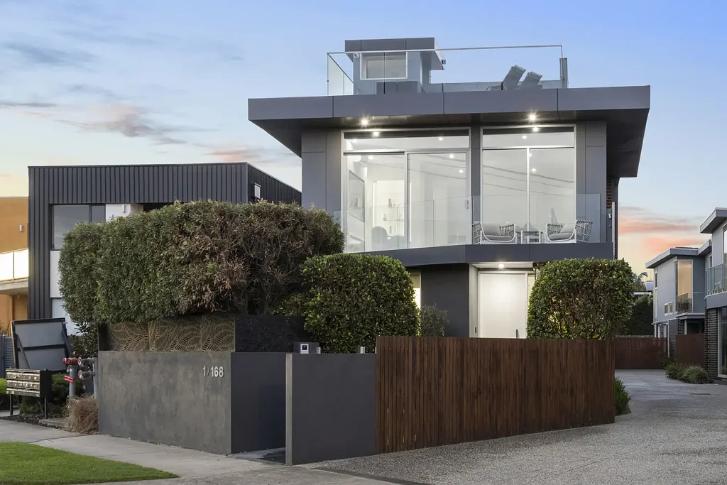 Parkdale 4 Bedroom A Luxe Lifestyle with Stunning Views