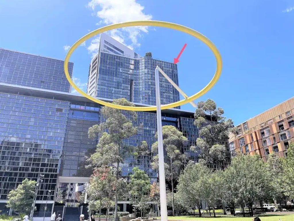 Chippendale 3 Bedroom Sub Penthouse - 3 bedrooms, 2 baths, 2 car spaces
